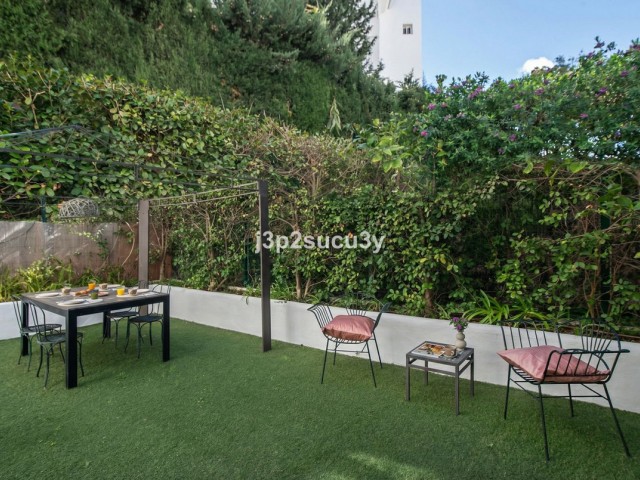 Appartement avec 3 Chambres  à Guadalmina Baja