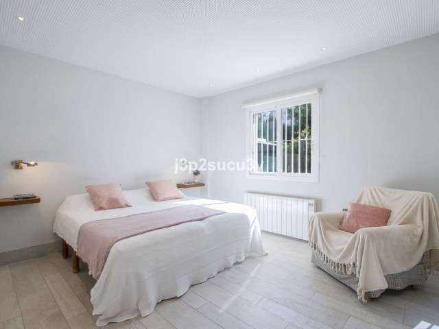 Appartement avec 3 Chambres  à Guadalmina Baja