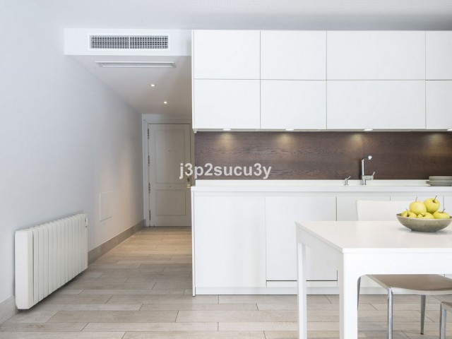 Huoneisto, Guadalmina Baja, R5310721