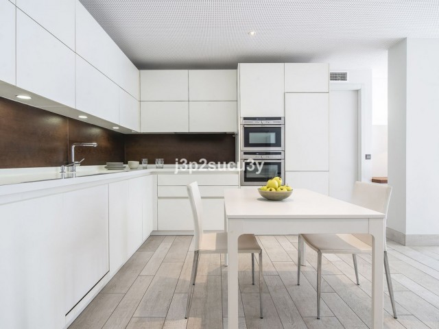 Huoneisto, Guadalmina Baja, R5310721