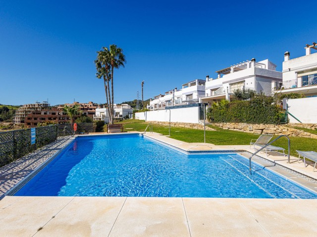 Maison mitoyenne avec 3 Chambres  à Estepona