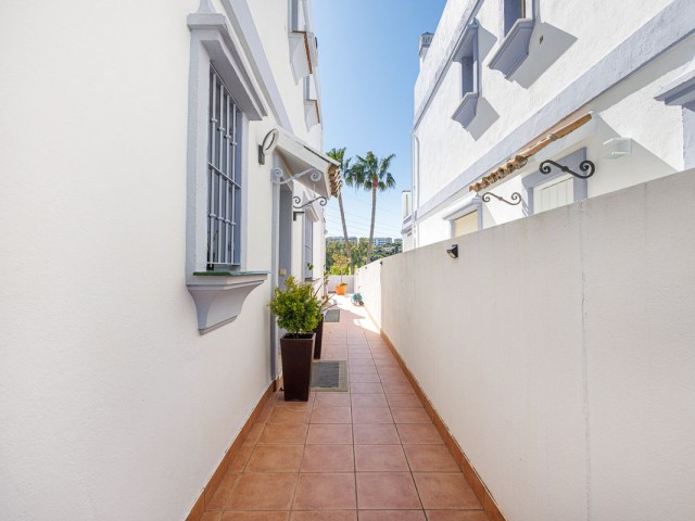 Maison mitoyenne avec 3 Chambres  à Estepona