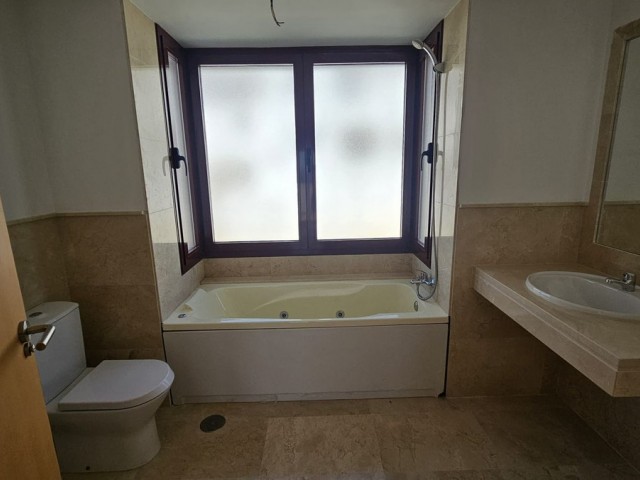 2 Slaapkamer Rijtjeshuis in Doña Julia