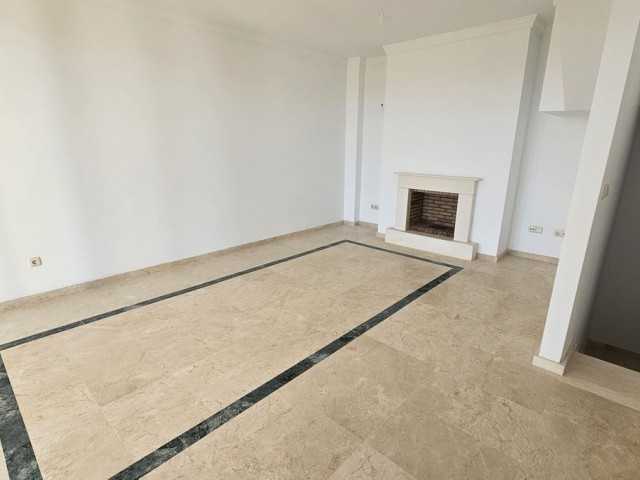 2 Slaapkamer Rijtjeshuis in Doña Julia