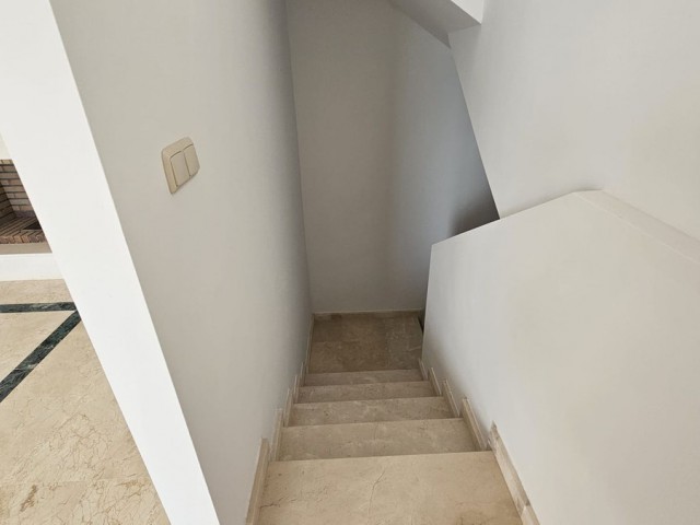 2 Slaapkamer Rijtjeshuis in Doña Julia