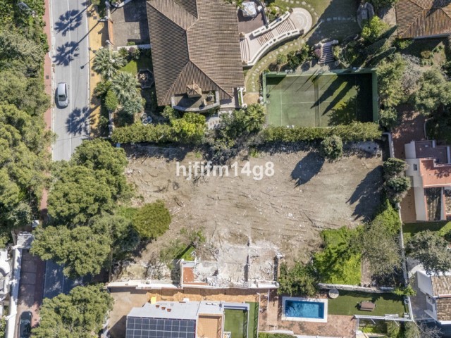  Plot in Nueva Andalucía