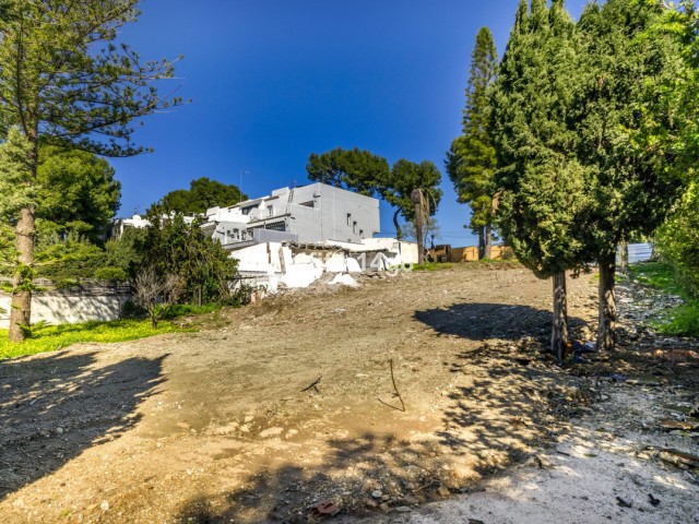  Plot in Nueva Andalucía