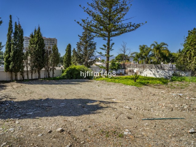  Plot in Nueva Andalucía