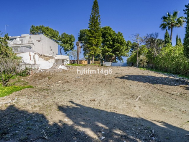  Plot in Nueva Andalucía