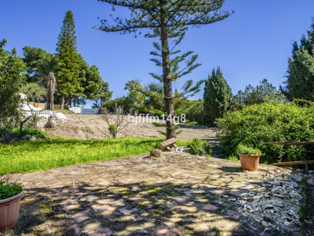  Plot in Nueva Andalucía