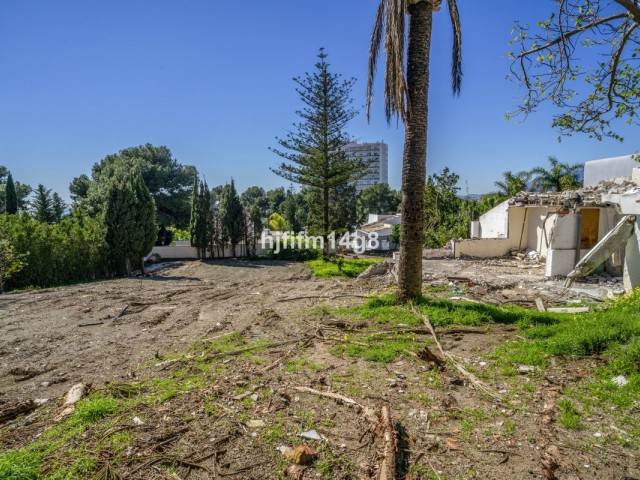  Plot in Nueva Andalucía