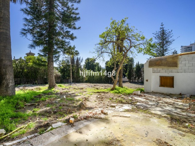  Plot in Nueva Andalucía