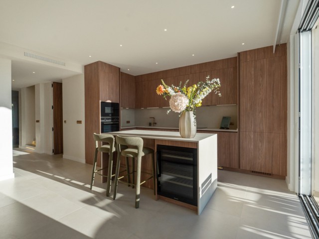 Apartamento con 3 Dormitorios  en Benahavís