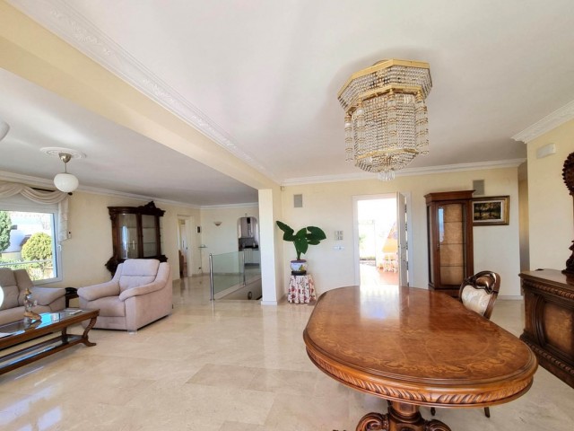 5 Schlafzimmer Villa in Benalmadena