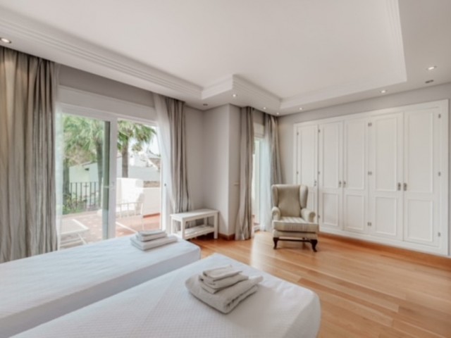 4 Schlafzimmer Reihenhaus in Estepona