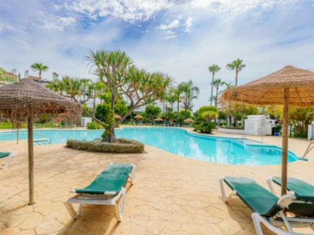 4 Schlafzimmer Reihenhaus in Estepona