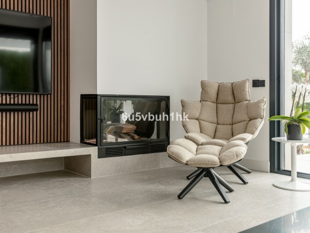 4 Soveroms Rekkehus i Estepona