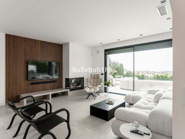 4 Soveroms Rekkehus i Estepona