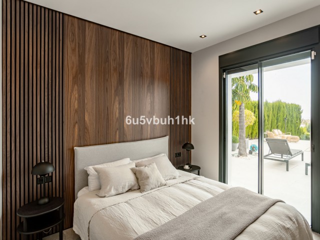 4 Soveroms Rekkehus i Estepona