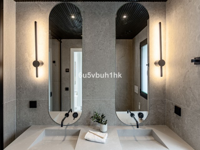 4 Soveroms Rekkehus i Estepona