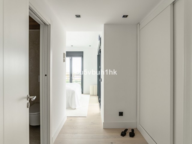 4 Soveroms Rekkehus i Estepona