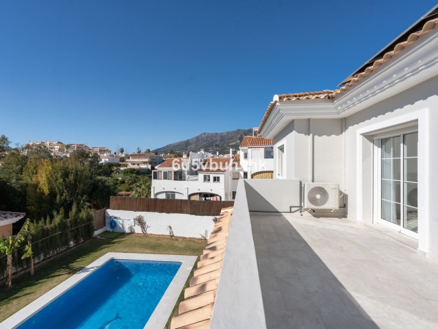 Maison mitoyenne avec 4 Chambres  à Campo Mijas