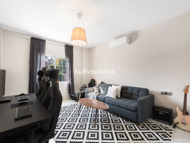 Maison mitoyenne avec 4 Chambres  à Campo Mijas