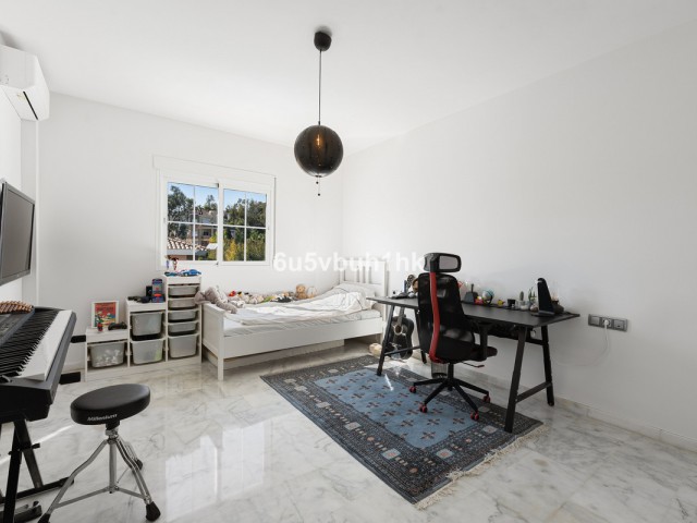 Maison mitoyenne avec 4 Chambres  à Campo Mijas