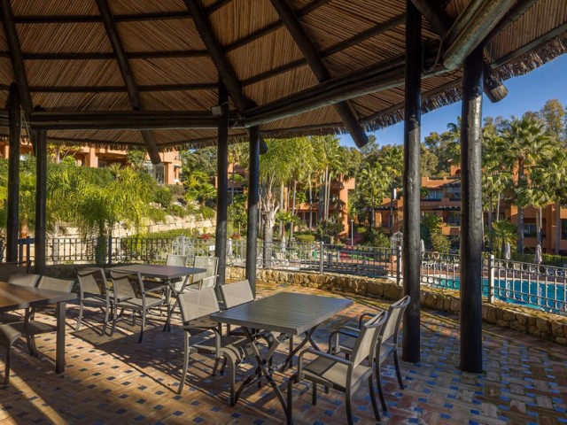 4 Schlafzimmer Apartment in Nueva Andalucía