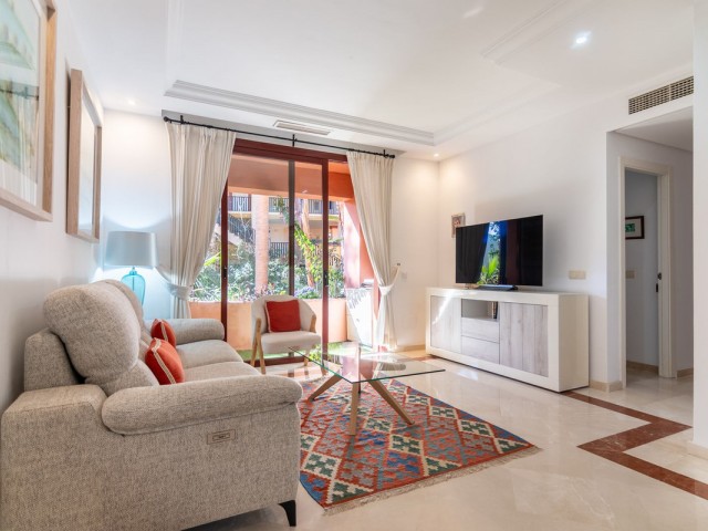 3 Bedrooms Apartment in Elviria