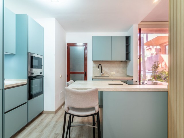 3 Bedrooms Apartment in Elviria