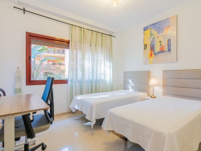 3 Bedrooms Apartment in Elviria
