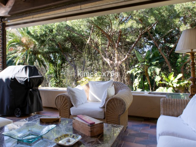 Villa avec 7 Chambres  à Calahonda