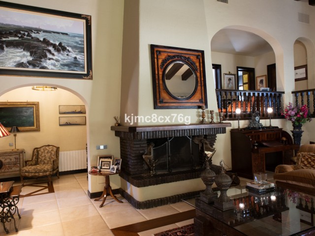 Villa avec 7 Chambres  à Calahonda