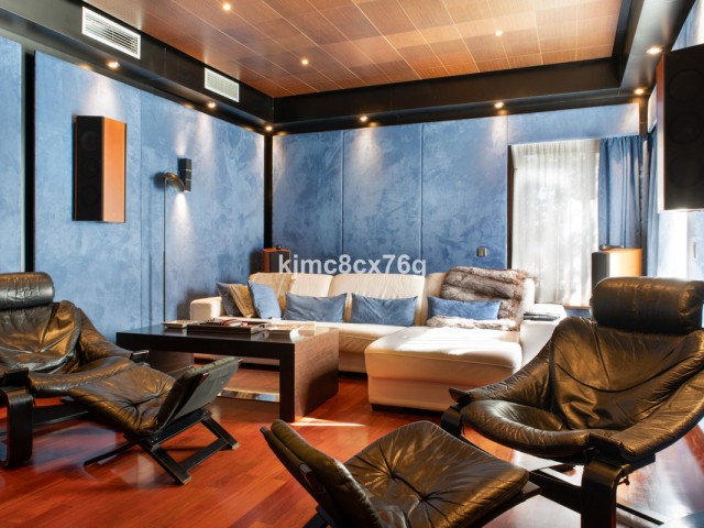 Villa avec 7 Chambres  à Calahonda