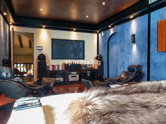 Villa avec 7 Chambres  à Calahonda