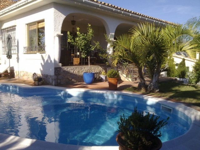 7 Bedrooms Villa in Nueva Andalucía