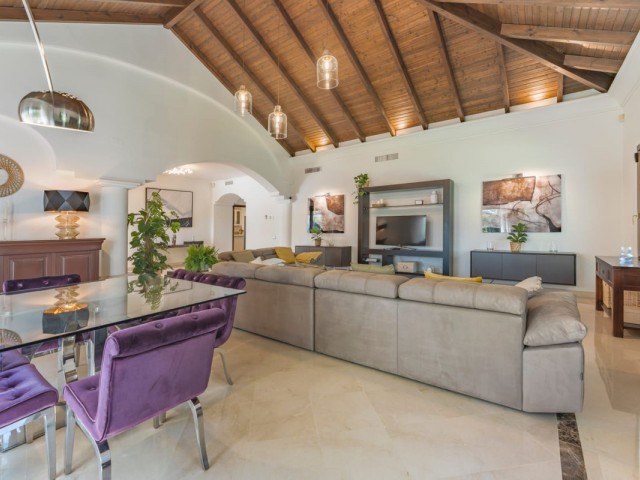 6 Schlafzimmer Villa in Nueva Andalucía