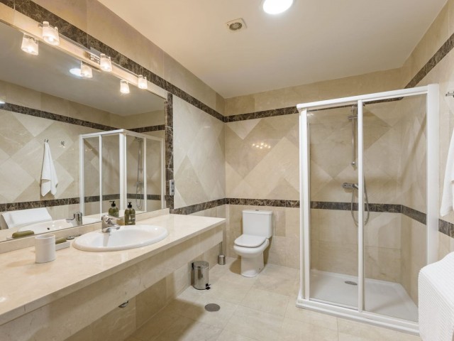 6 Schlafzimmer Villa in Nueva Andalucía