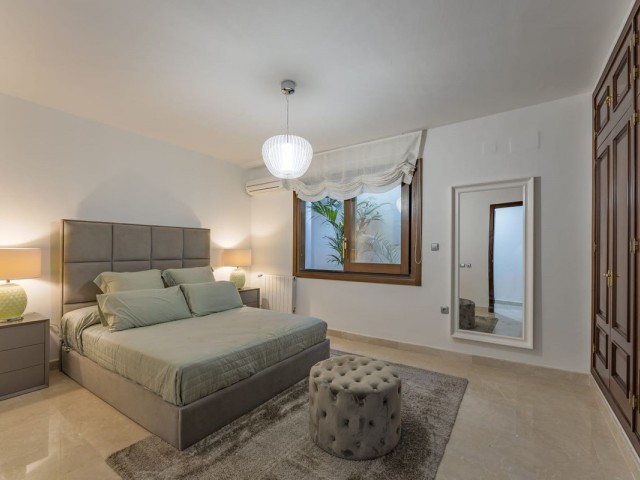 6 Schlafzimmer Villa in Nueva Andalucía