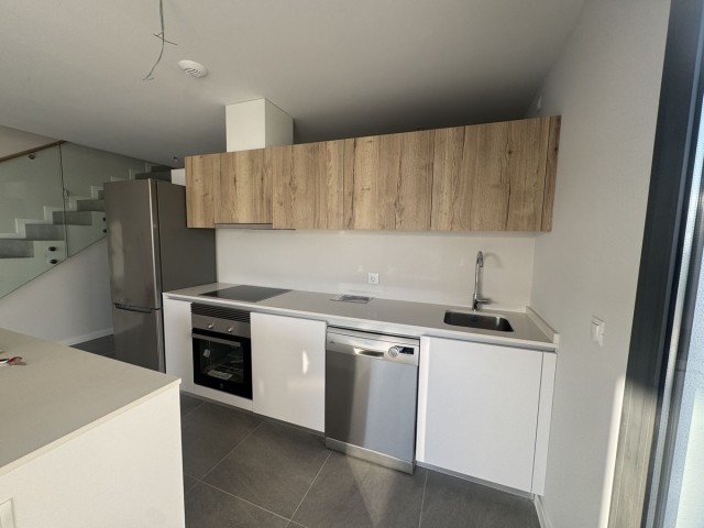 Maison mitoyenne avec 4 Chambres  à Riviera del Sol