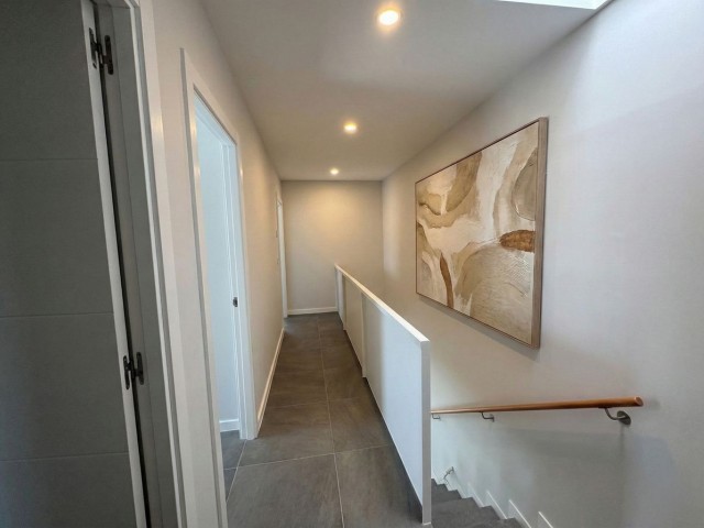 Maison mitoyenne avec 4 Chambres  à Riviera del Sol