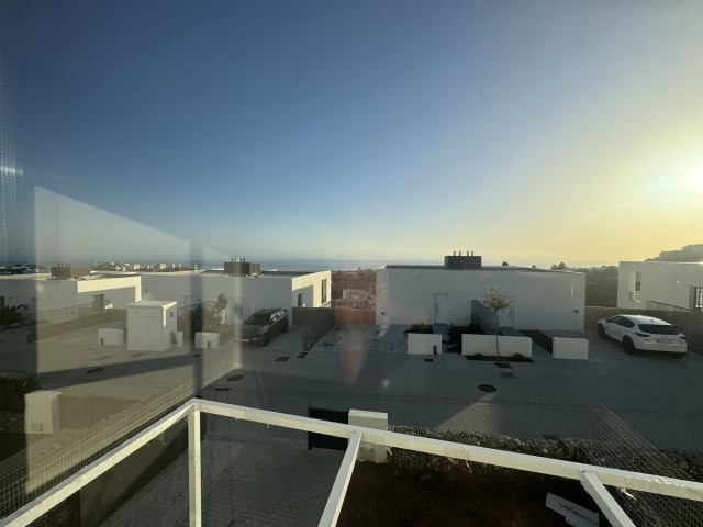 Maison mitoyenne avec 4 Chambres  à Riviera del Sol