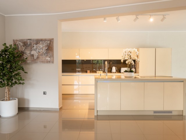 4 Schlafzimmer Villa in Benahavís