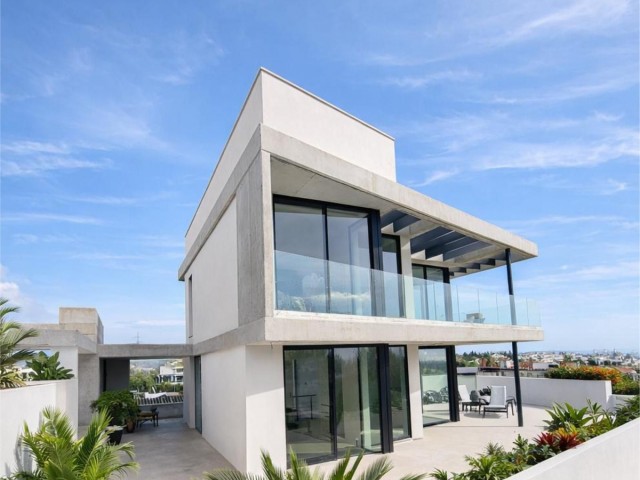 4 Schlafzimmer Villa in Nueva Andalucía