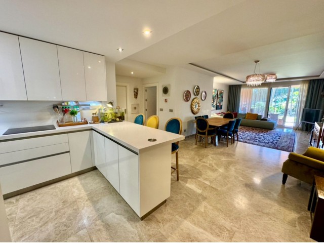 2 Schlafzimmer Apartment in Marbella