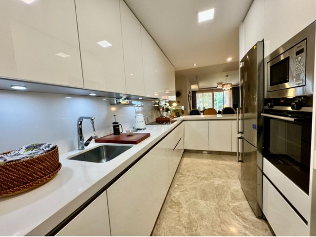 2 Schlafzimmer Apartment in Marbella