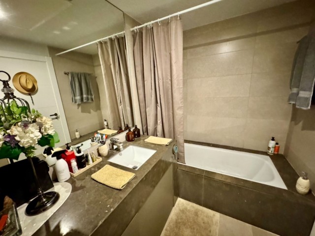 2 Schlafzimmer Apartment in Marbella