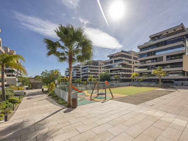 Apartamento con 3 Dormitorios  en Málaga