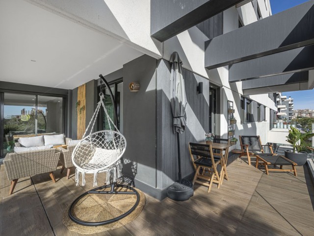 Apartamento con 3 Dormitorios  en Málaga